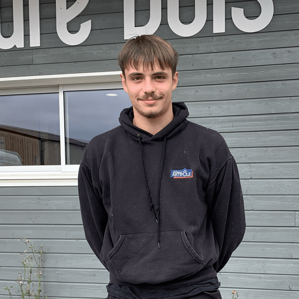 Tom apprenti menuisier2-min